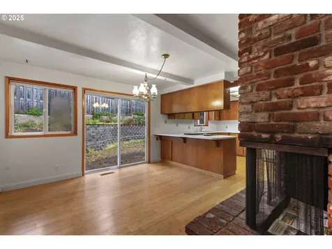 1055 Cascade Drive NW Salem OR 97304