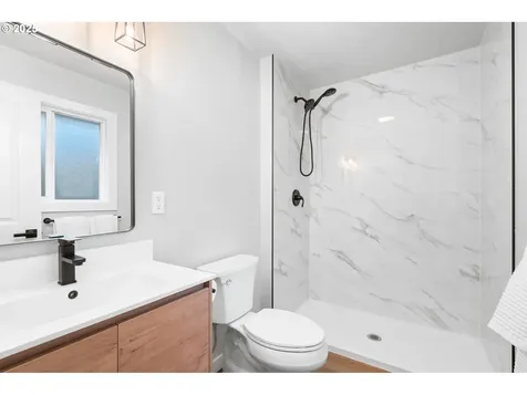8715 NE 57th Street Vancouver WA 98662