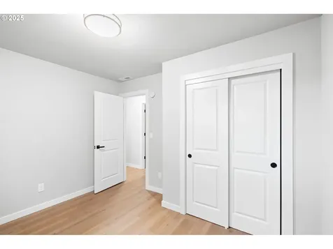 8715 NE 57th Street Vancouver WA 98662