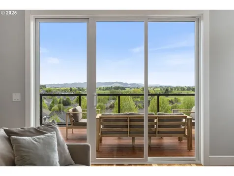 2842 NW Mount Ashland Lane Mcminnville OR 97128