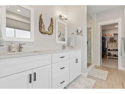 2842 NW Mount Ashland Lane Mcminnville OR 97128