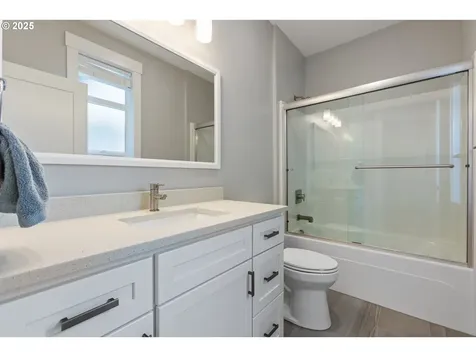 2842 NW Mount Ashland Lane Mcminnville OR 97128