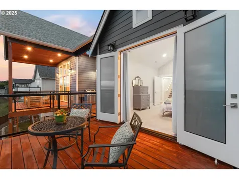 2842 NW Mount Ashland Lane Mcminnville OR 97128