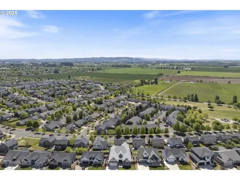 2842 NW Mount Ashland Lane Mcminnville OR 97128