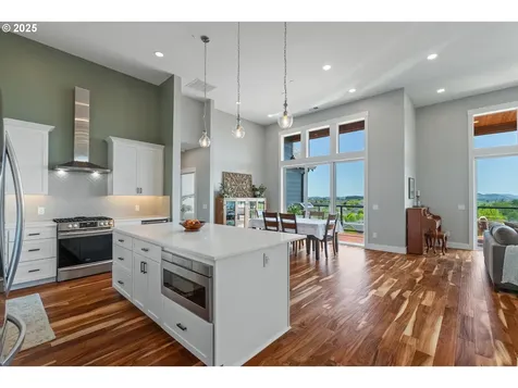 2842 NW Mount Ashland Lane Mcminnville OR 97128