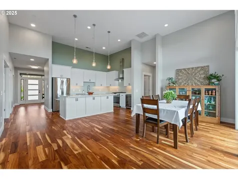 2842 NW Mount Ashland Lane Mcminnville OR 97128