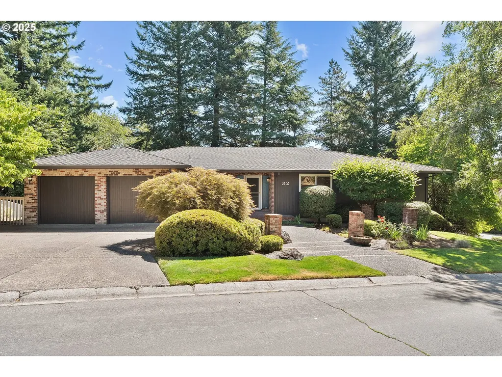 32 Independence Avenue Lake Oswego OR 97035