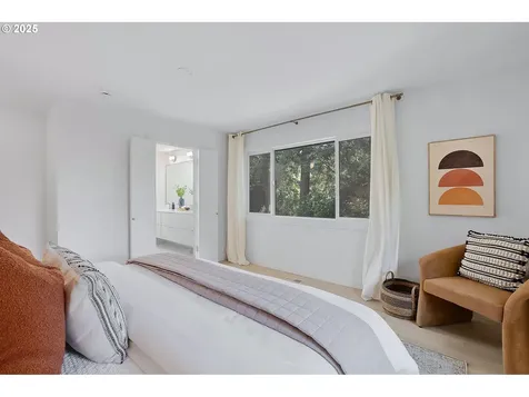 32 Independence Avenue Lake Oswego OR 97035