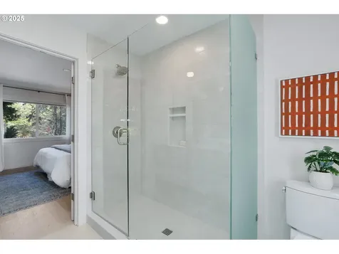32 Independence Avenue Lake Oswego OR 97035