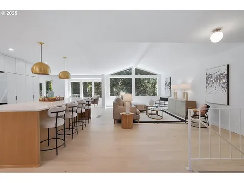 32 Independence Avenue Lake Oswego OR 97035