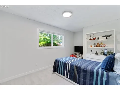 32 Independence Avenue Lake Oswego OR 97035