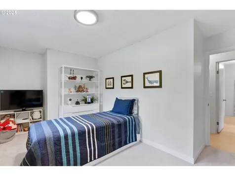 32 Independence Avenue Lake Oswego OR 97035