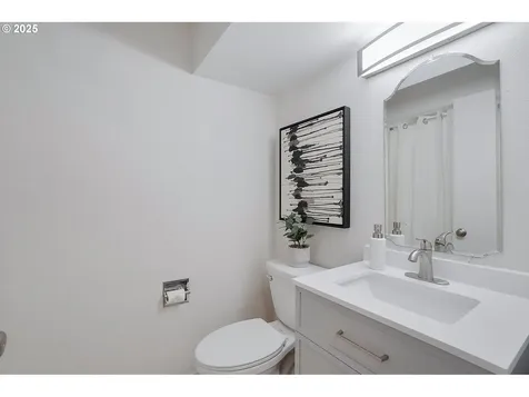 32 Independence Avenue Lake Oswego OR 97035