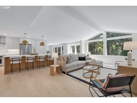 32 Independence Avenue Lake Oswego OR 97035