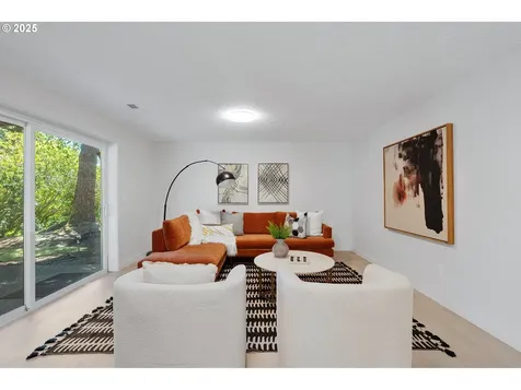 32 Independence Avenue Lake Oswego OR 97035