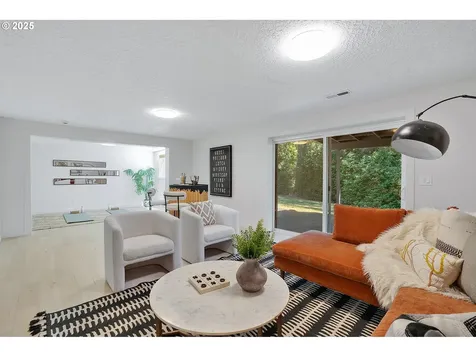 32 Independence Avenue Lake Oswego OR 97035