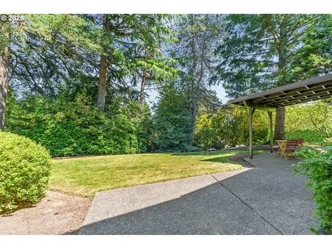 32 Independence Avenue Lake Oswego OR 97035