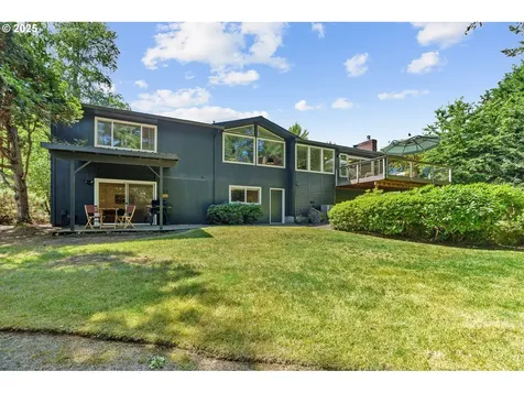 32 Independence Avenue Lake Oswego OR 97035