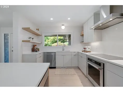 32 Independence Avenue Lake Oswego OR 97035