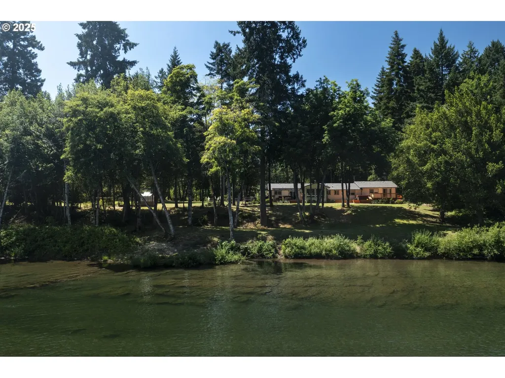 15928 N Umpqua Highway Roseburg OR 97470