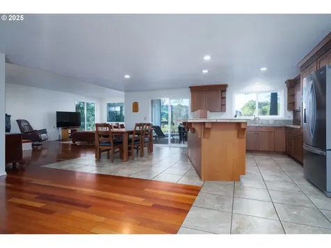 15928 N Umpqua Highway Roseburg OR 97470