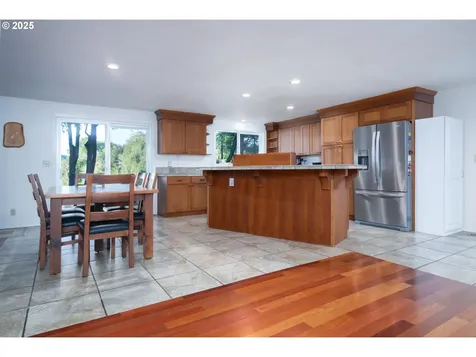 15928 N Umpqua Highway Roseburg OR 97470