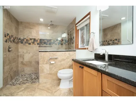15928 N Umpqua Highway Roseburg OR 97470