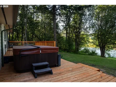 15928 N Umpqua Highway Roseburg OR 97470