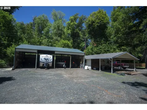 15928 N Umpqua Highway Roseburg OR 97470