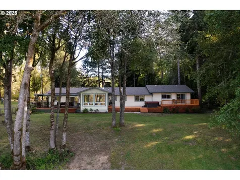 15928 N Umpqua Highway Roseburg OR 97470