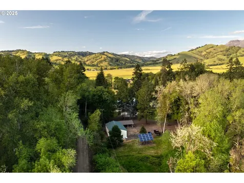 15928 N Umpqua Highway Roseburg OR 97470
