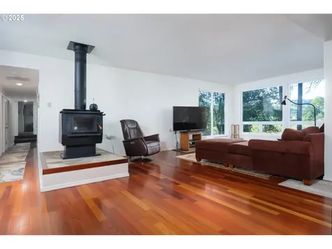 15928 N Umpqua Highway Roseburg OR 97470
