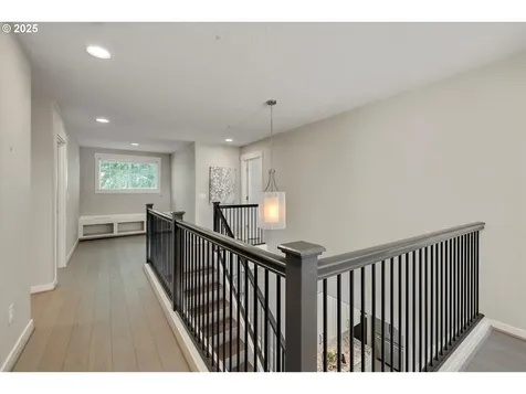 4537 SW 60th Place Portland OR 97221