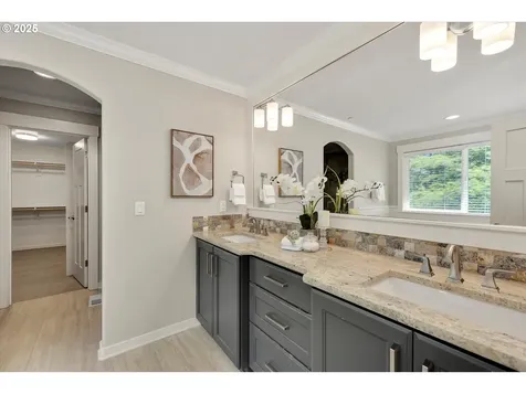 4537 SW 60th Place Portland OR 97221