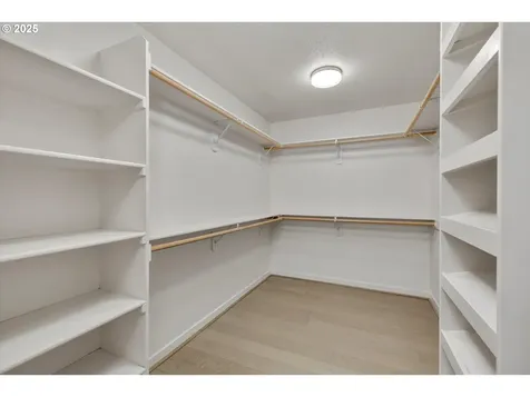 4537 SW 60th Place Portland OR 97221
