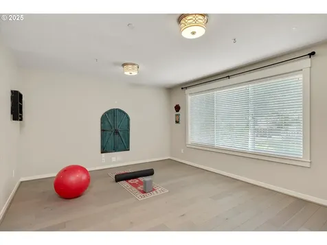 4537 SW 60th Place Portland OR 97221