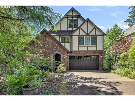 4537 SW 60th Place Portland OR 97221