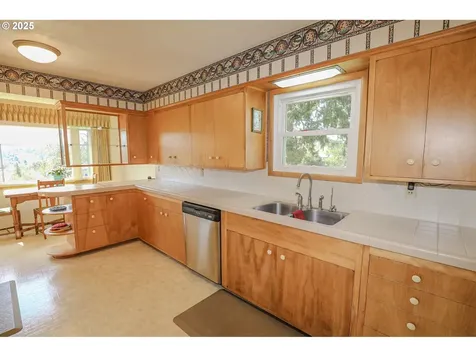 383 Little Valley Road Roseburg OR 97471