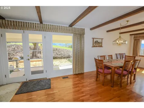 383 Little Valley Road Roseburg OR 97471