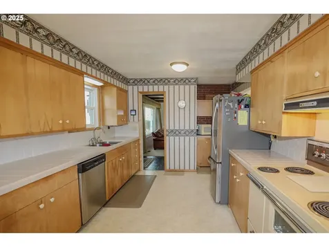 383 Little Valley Road Roseburg OR 97471