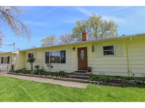 383 Little Valley Road Roseburg OR 97471