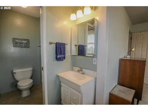 383 Little Valley Road Roseburg OR 97471