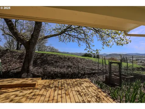 383 Little Valley Road Roseburg OR 97471