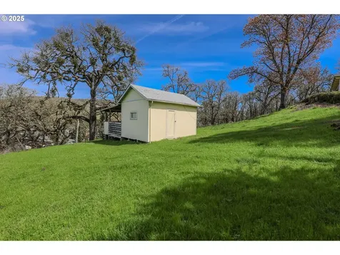 383 Little Valley Road Roseburg OR 97471