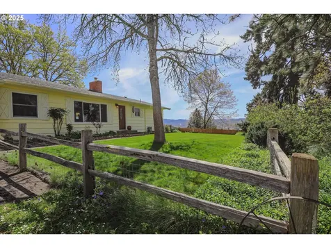 383 Little Valley Road Roseburg OR 97471