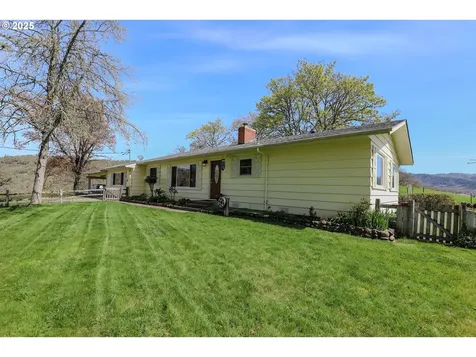 383 Little Valley Road Roseburg OR 97471