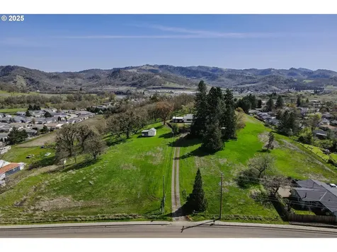 383 Little Valley Road Roseburg OR 97471
