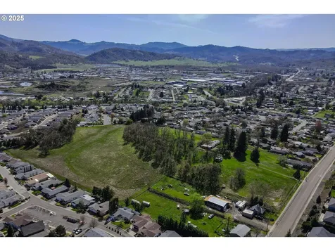 383 Little Valley Road Roseburg OR 97471