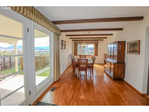 383 Little Valley Road Roseburg OR 97471