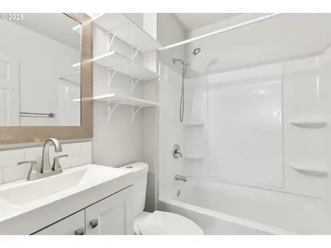 306 18th Avenue Longview WA 98632